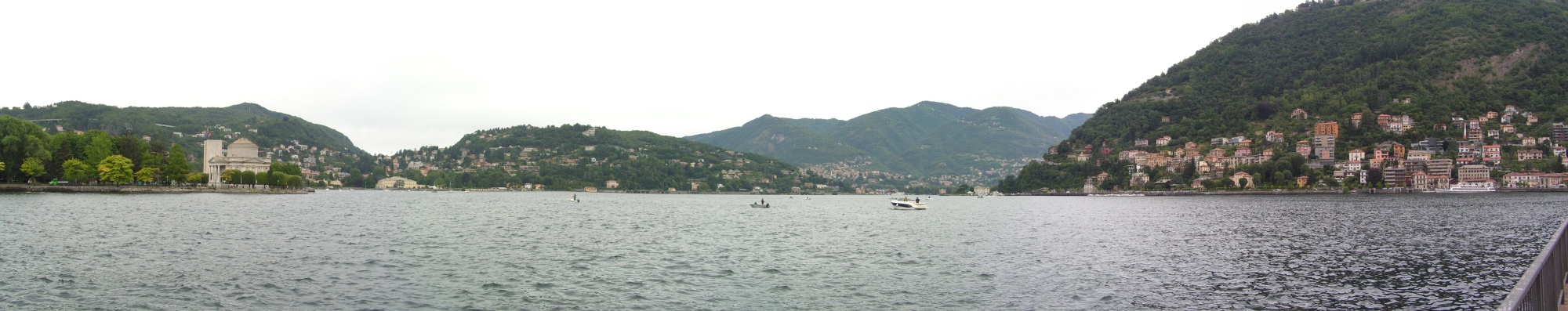 Panorama nei pressi della passeggiata di Villa Olmo, a Como
