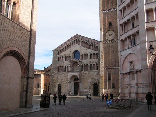 Cattedrale con parte del Campanile e parte del Battistero
