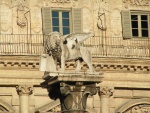 Piazza delle Erbe: Leone