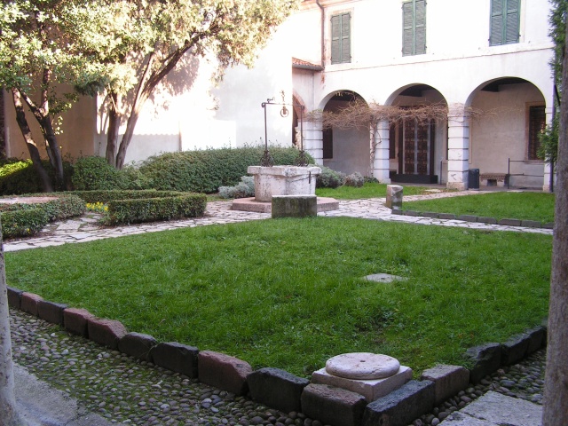 Cortile della Tomba di Giulietta