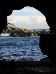 Buco nella roccia a Vernazza