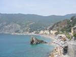 Monterosso: mare con scoglio