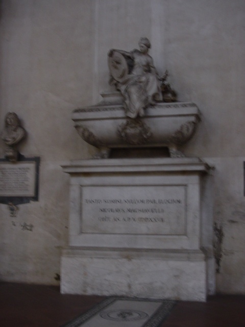 Chiesa di S.Croce: tomba di Macchiavelli