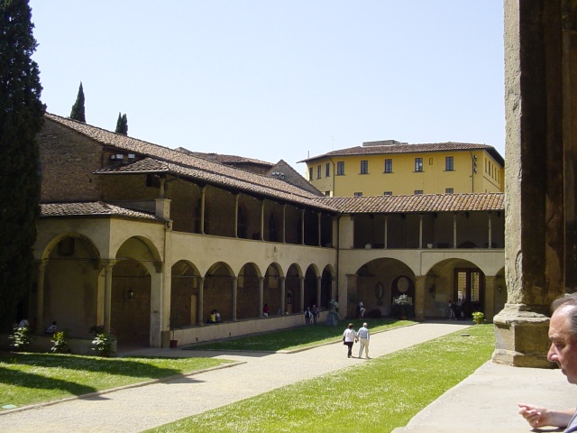 Chiesa di S.Croce: primo chiostro