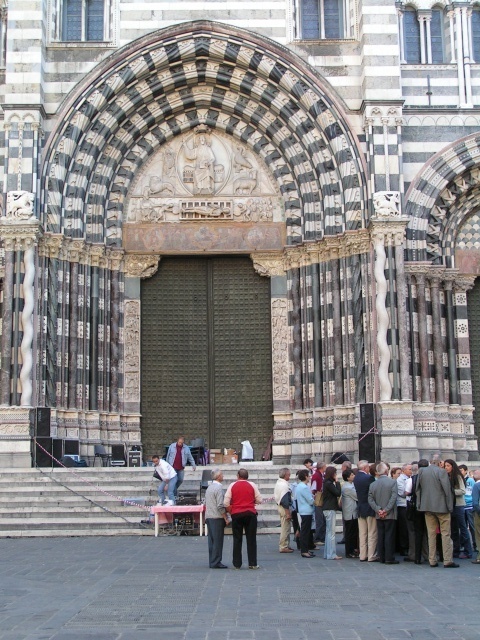 Portale della chiesa di S.Lorenzo