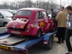 Questa bellissima Fiat 500 continua a rimanere sul carrello