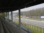 Staccata alla prima curva del circuito Junior